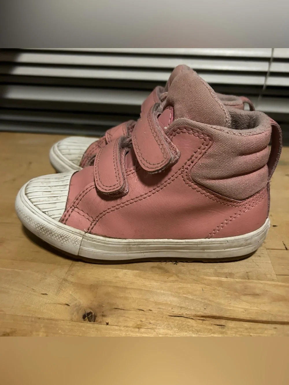 Converse Chuck Taylor Berkshire Toddler Girls Size 10 Pink Leather Hook Loop